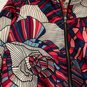 Light weight reversible bomber jacket. Super cute unknown brand